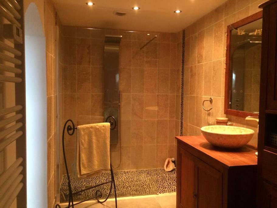 Appartement Sur La Colline Avec Acces Piscine Volx Exterior foto